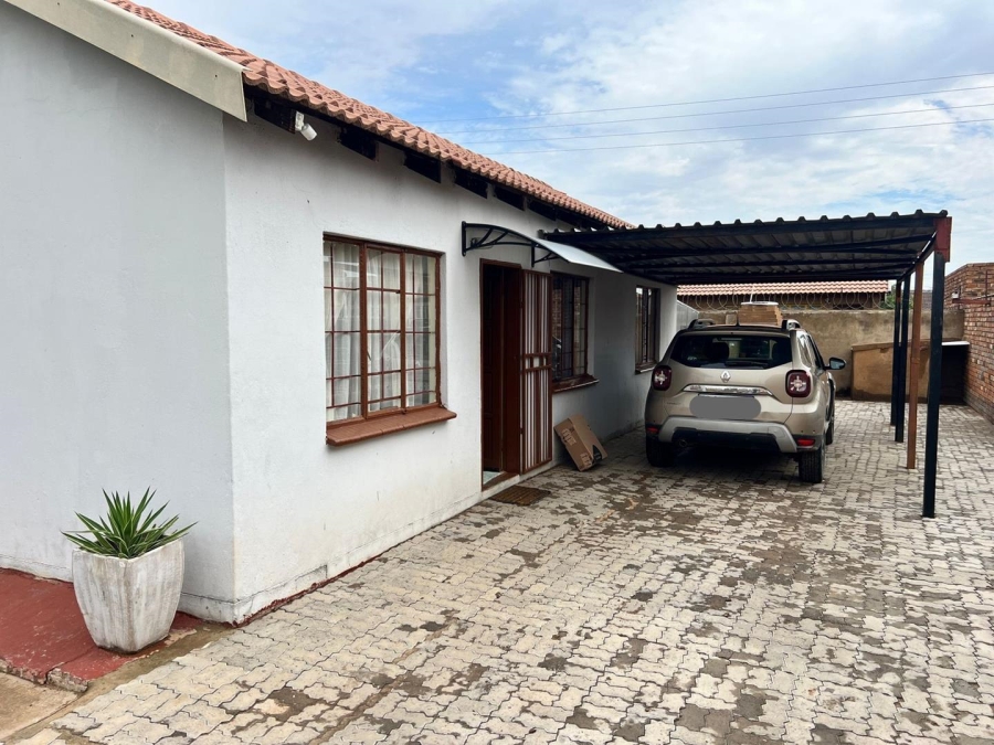 To Let 3 Bedroom Property for Rent in Mmabatho North West